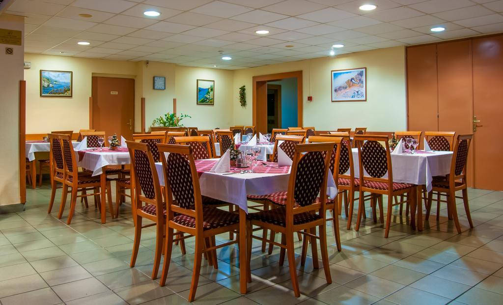 Hotel Eben Budapest Bagian luar foto