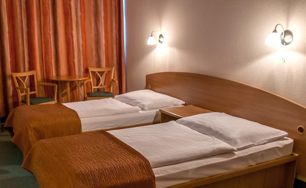 Hotel Eben Budapest Bagian luar foto